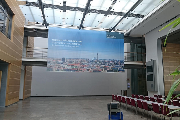 Bannerdruck. Montage. Kreditwirtschaft - Kreditinstitute  Deutschland