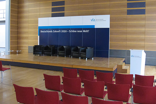 Bühnenrückwand. Messewand. beMatrix.