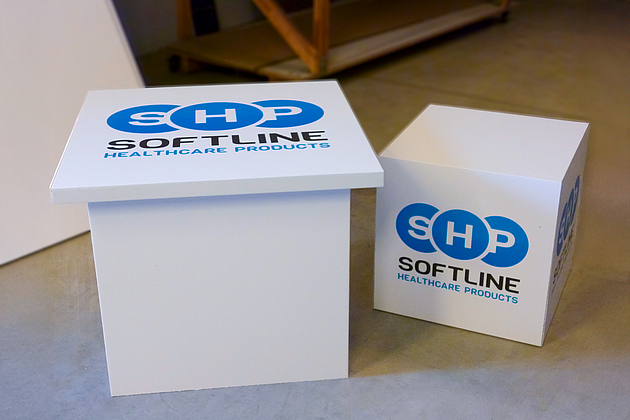 Sitzgruppe - Loungetisch mit Sitzwürfel. Individuell mit Wunschmotiv.