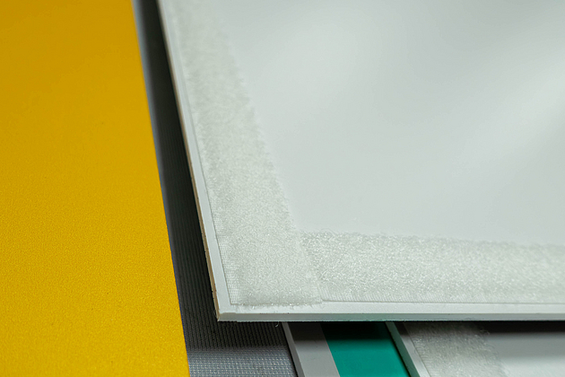 Konfektionierung mit Flauschband für das beMatrix Messesystem.