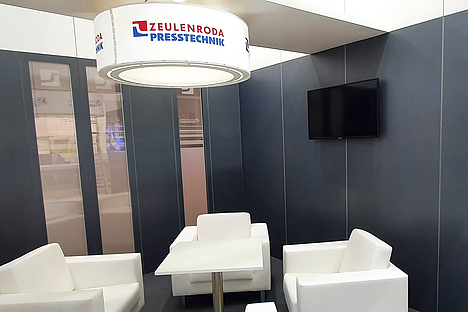 OlaLampe XXL im Messeeinsatz. Meetingroom.