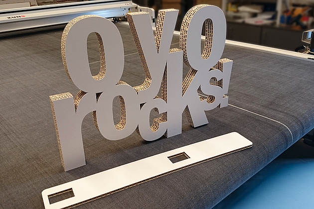 Aufsteller Konturschrift - Wabenplatte 32mm - Doppelverklebt